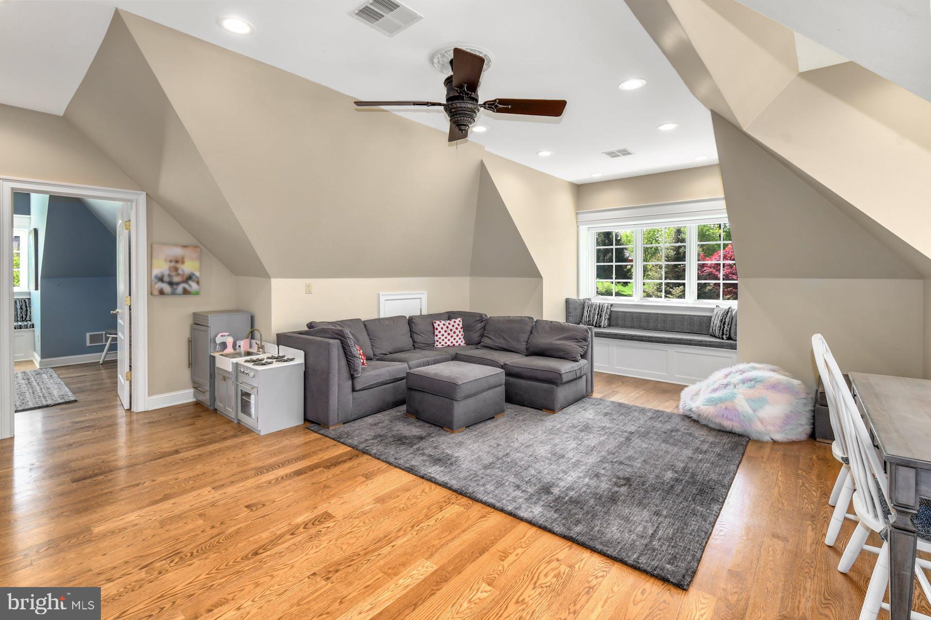 SADDLE RIDGE - Residential