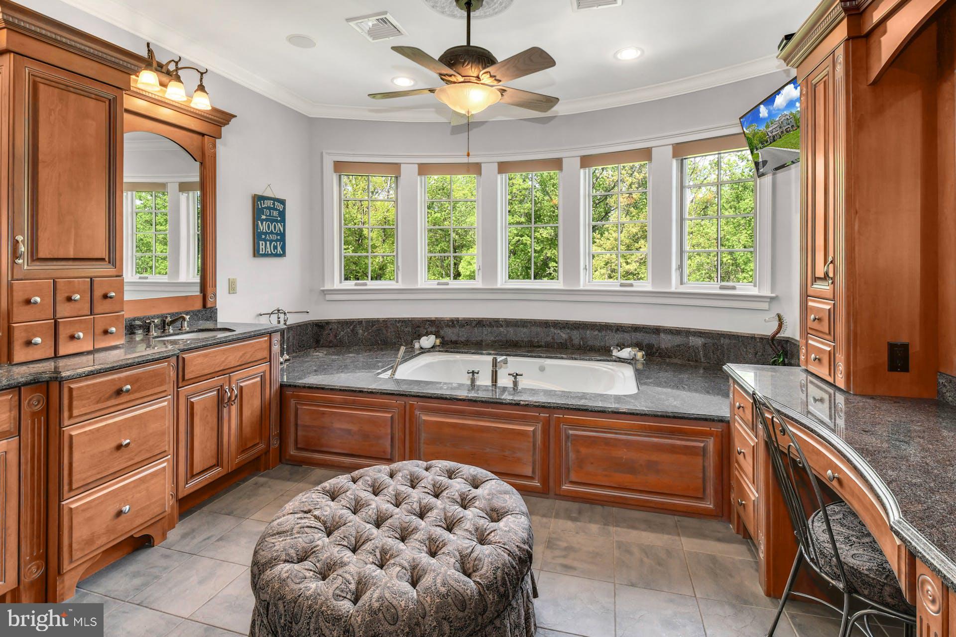 SADDLE RIDGE - Residential