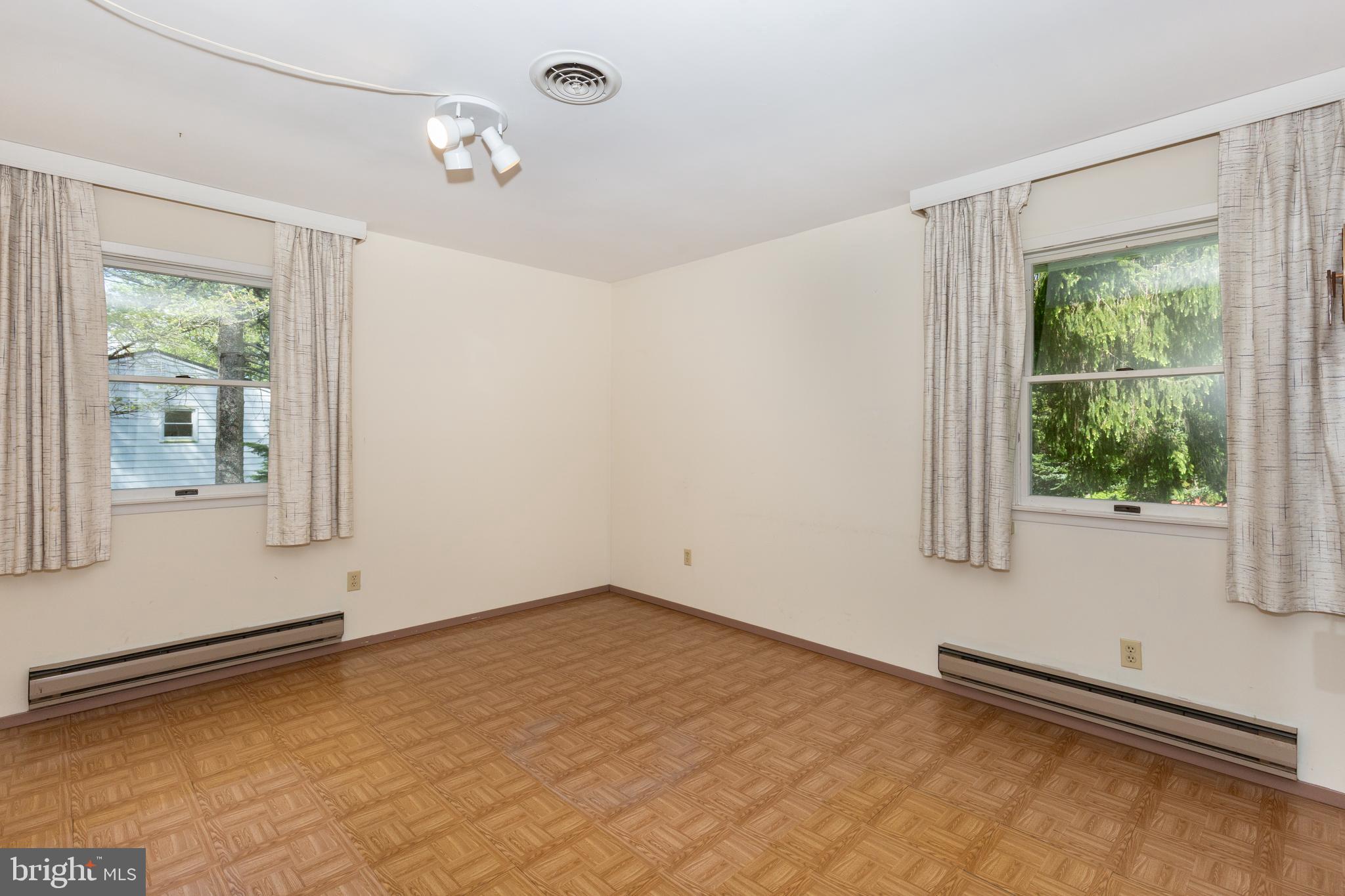 HAMPSTEAD - Residential