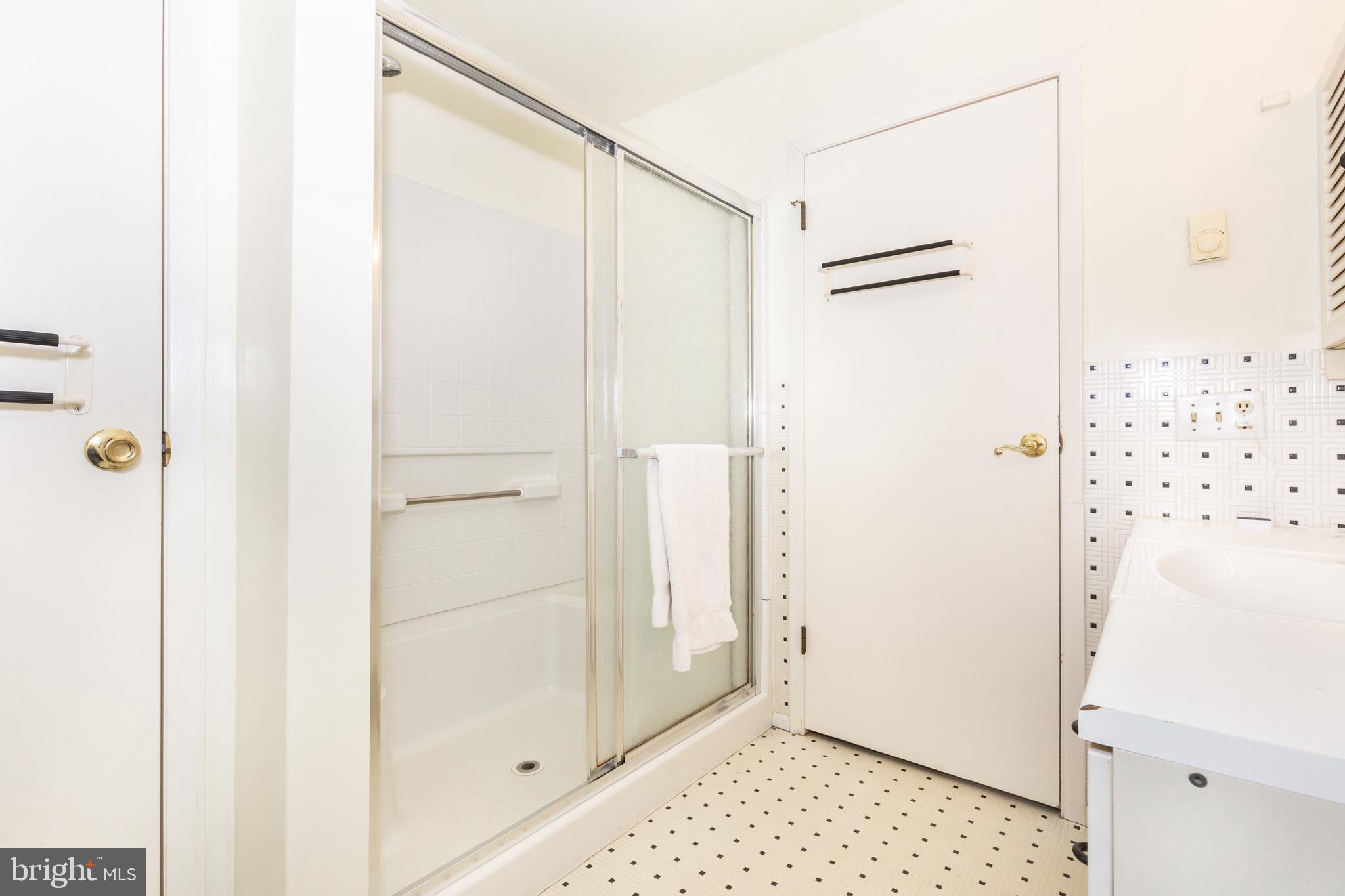 HAMPSTEAD - Residential