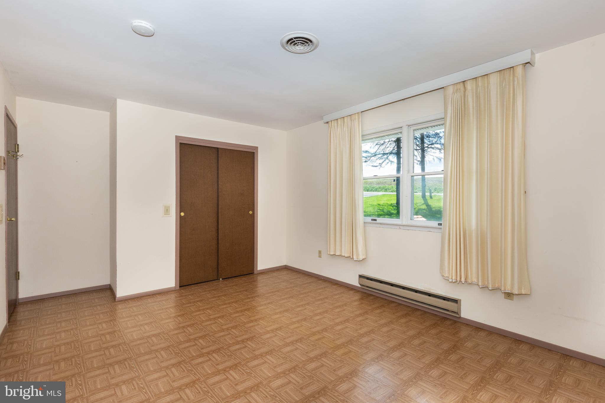 HAMPSTEAD - Residential