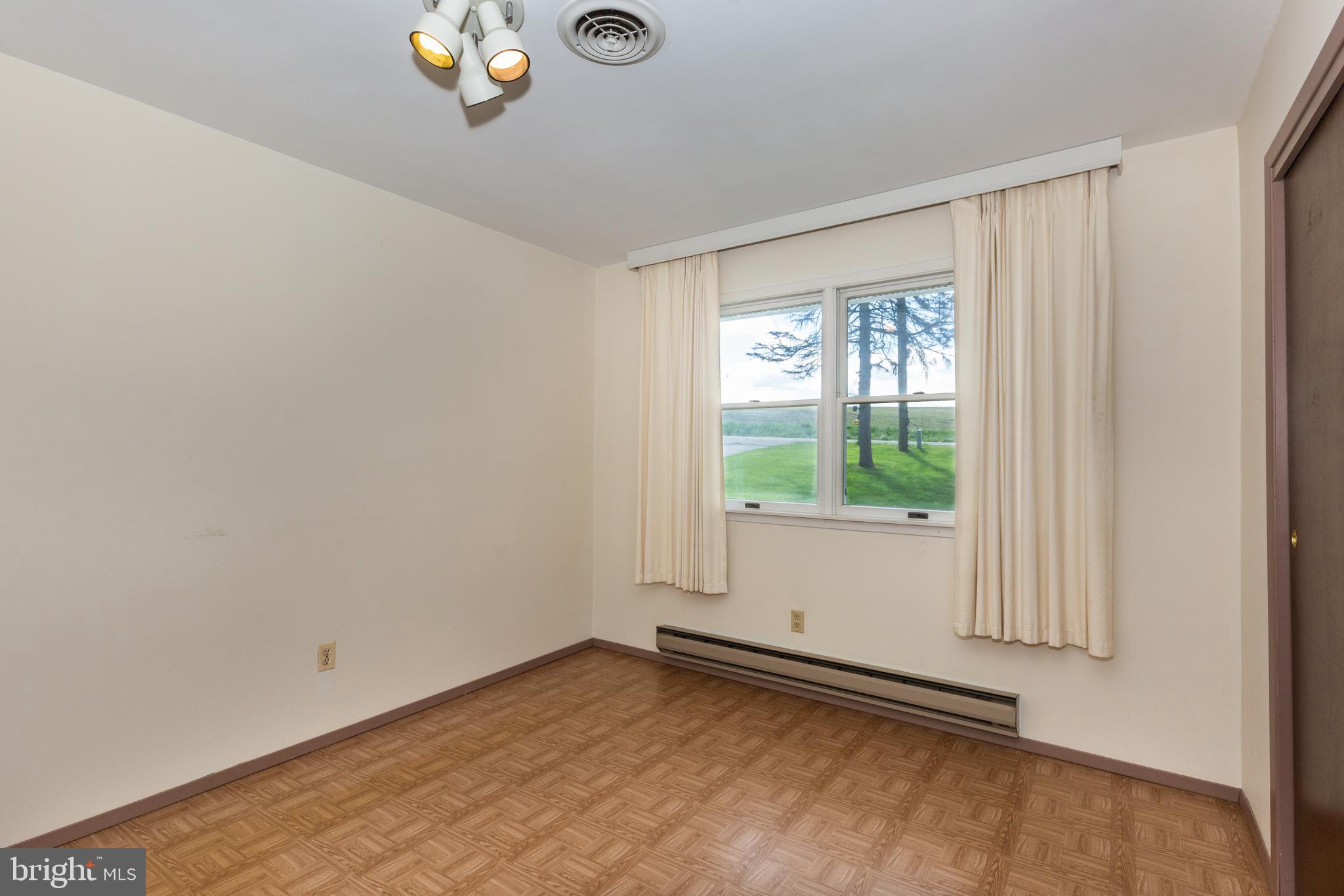 HAMPSTEAD - Residential