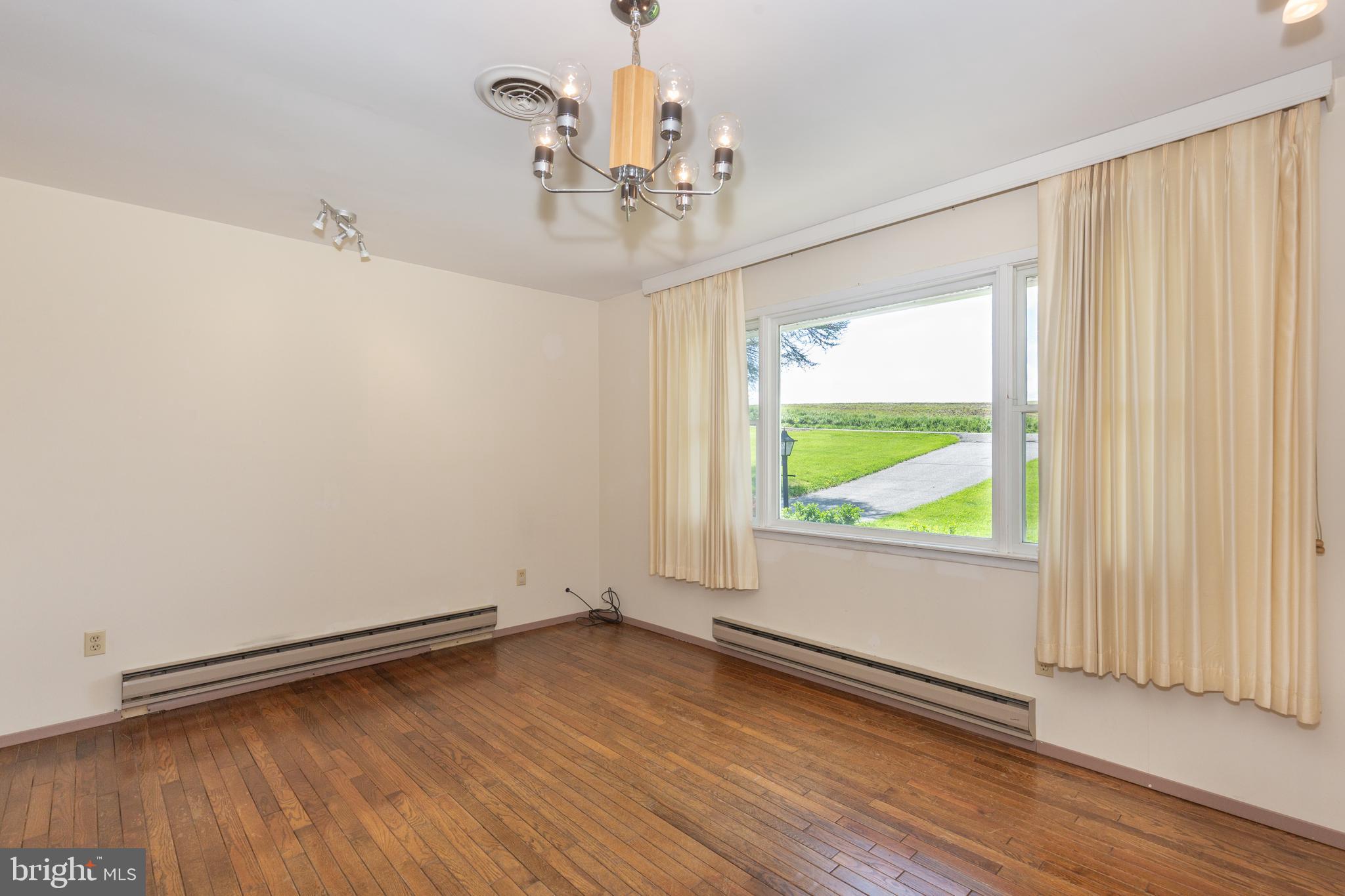 HAMPSTEAD - Residential