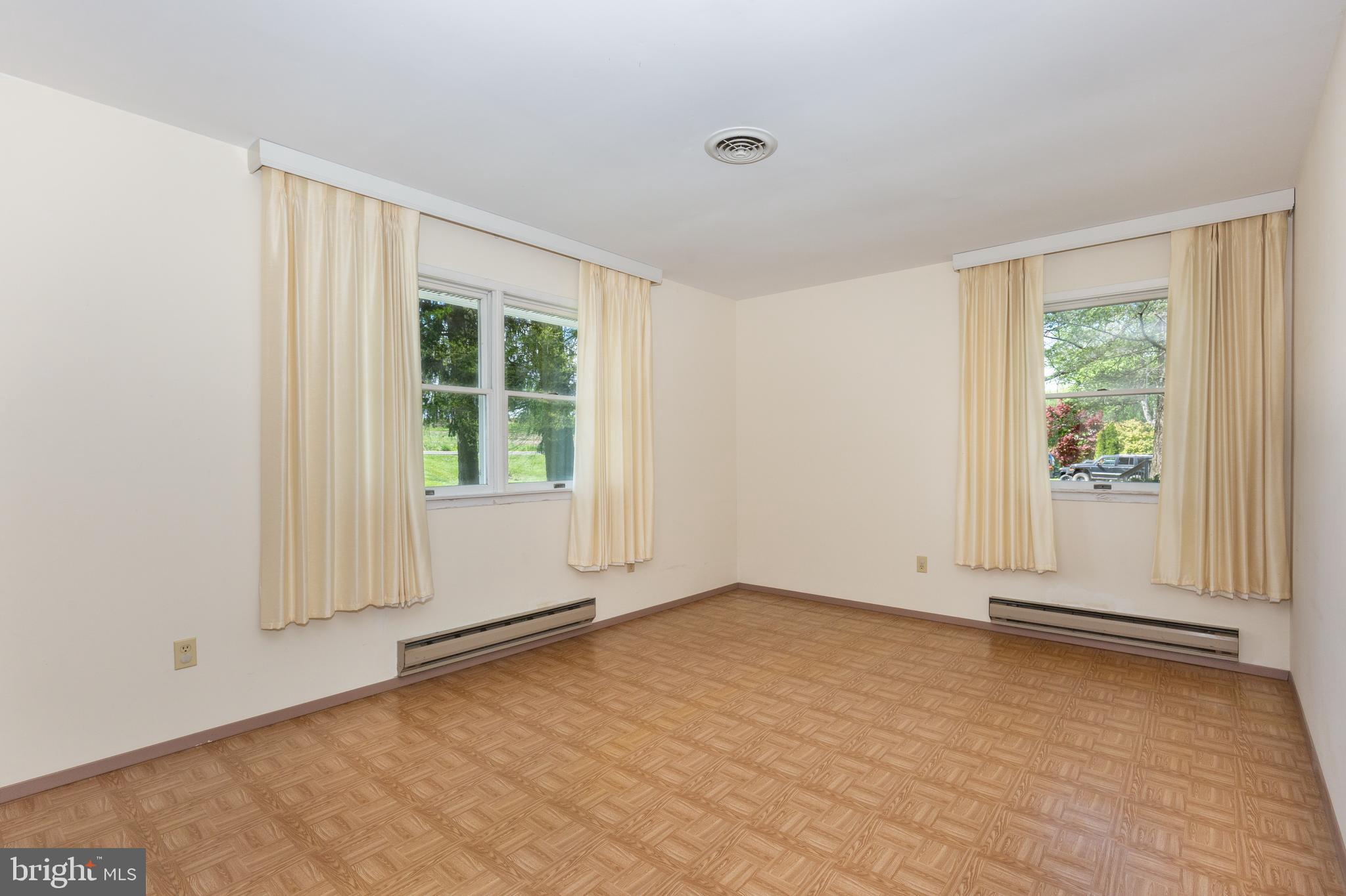 HAMPSTEAD - Residential