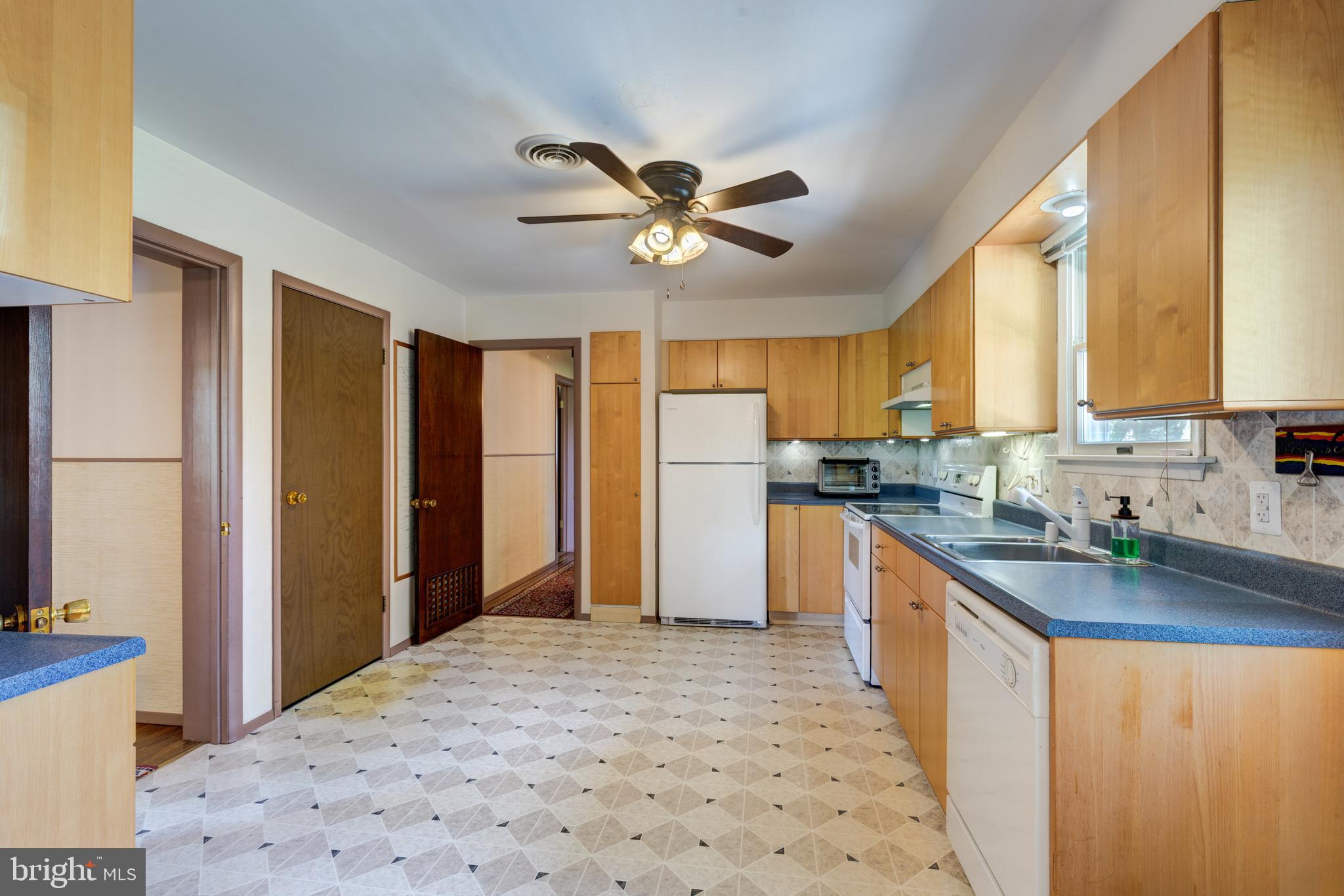 HAMPSTEAD - Residential