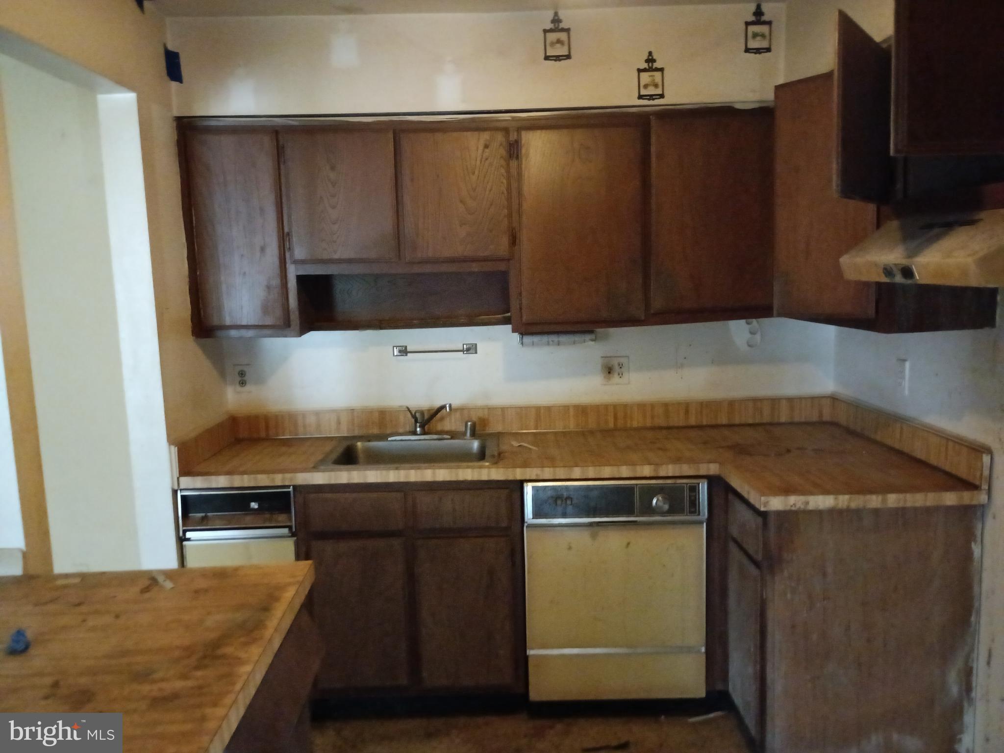 10117 PRINCE PLACE 102-2B