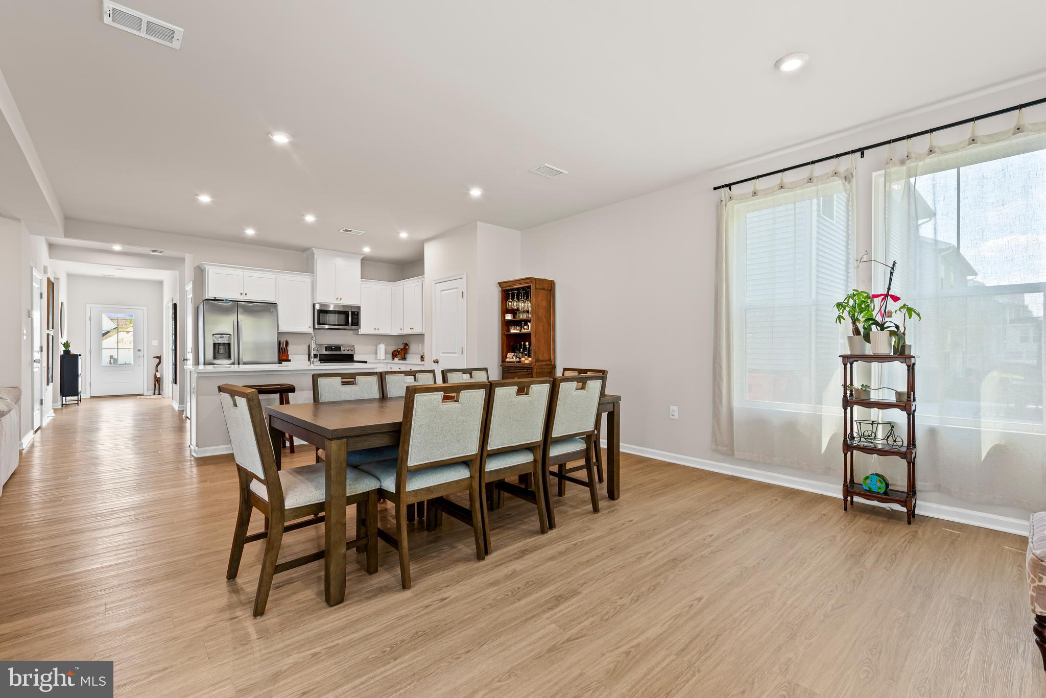 PRESIDENTS POINTE - Residential Lease