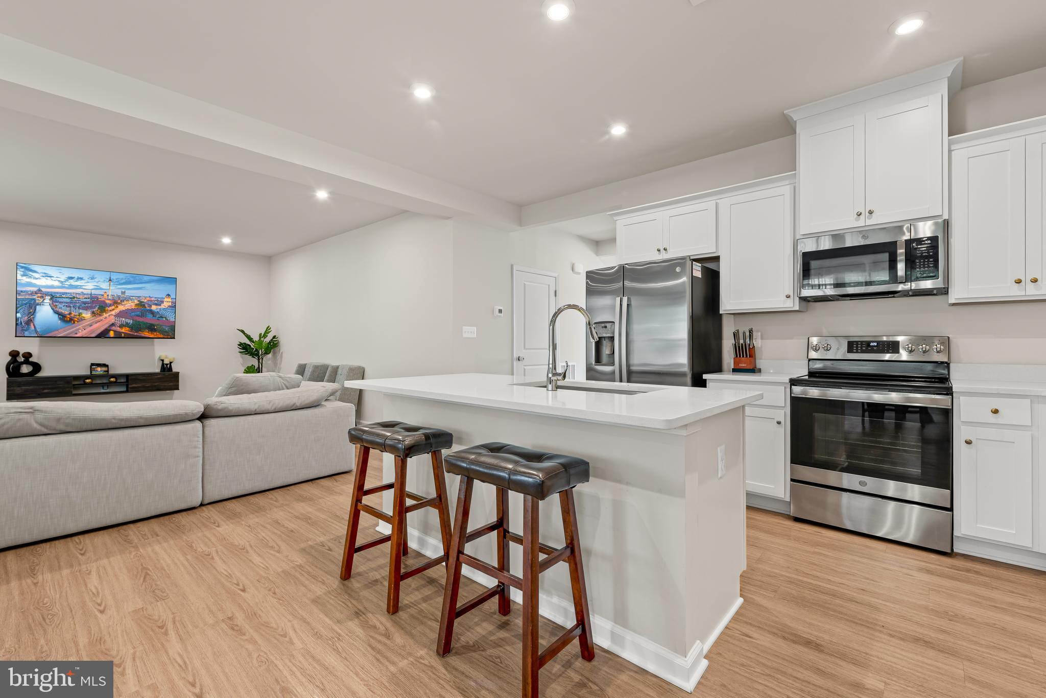 PRESIDENTS POINTE - Residential Lease