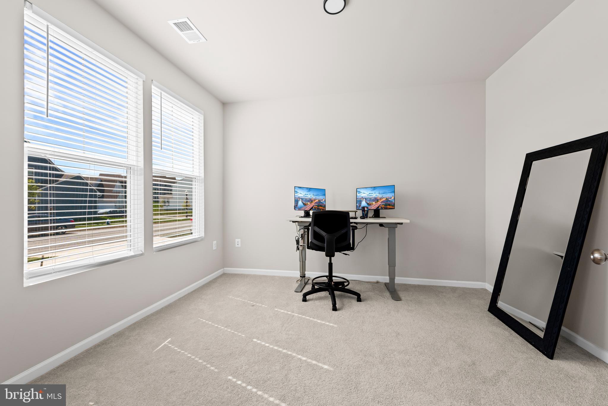 PRESIDENTS POINTE - Residential Lease