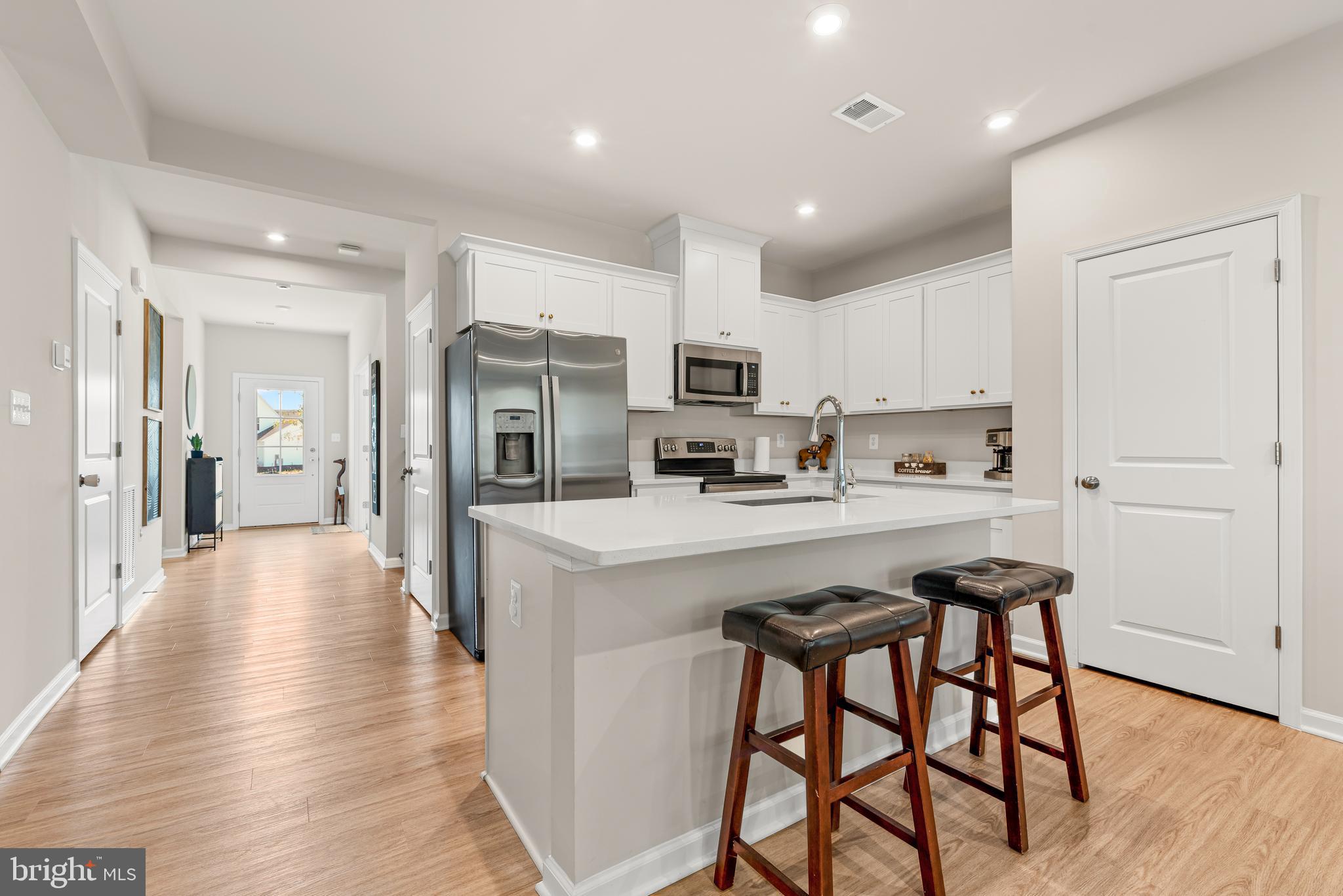 PRESIDENTS POINTE - Residential Lease