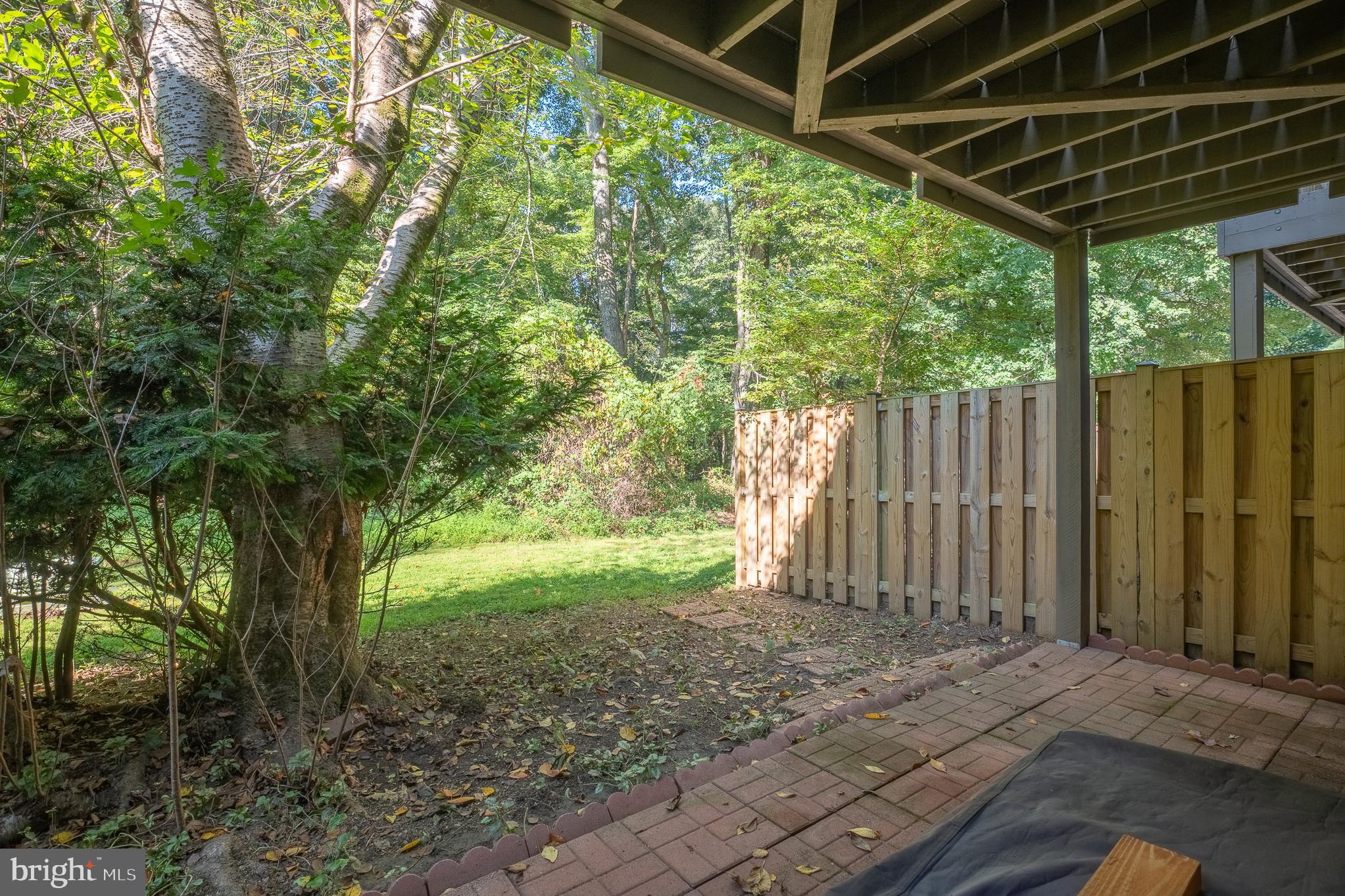 SHADOW OAK - Residential