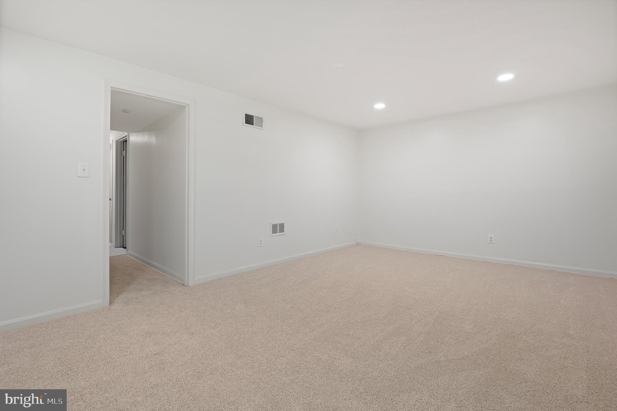 SHADOW OAK - Residential