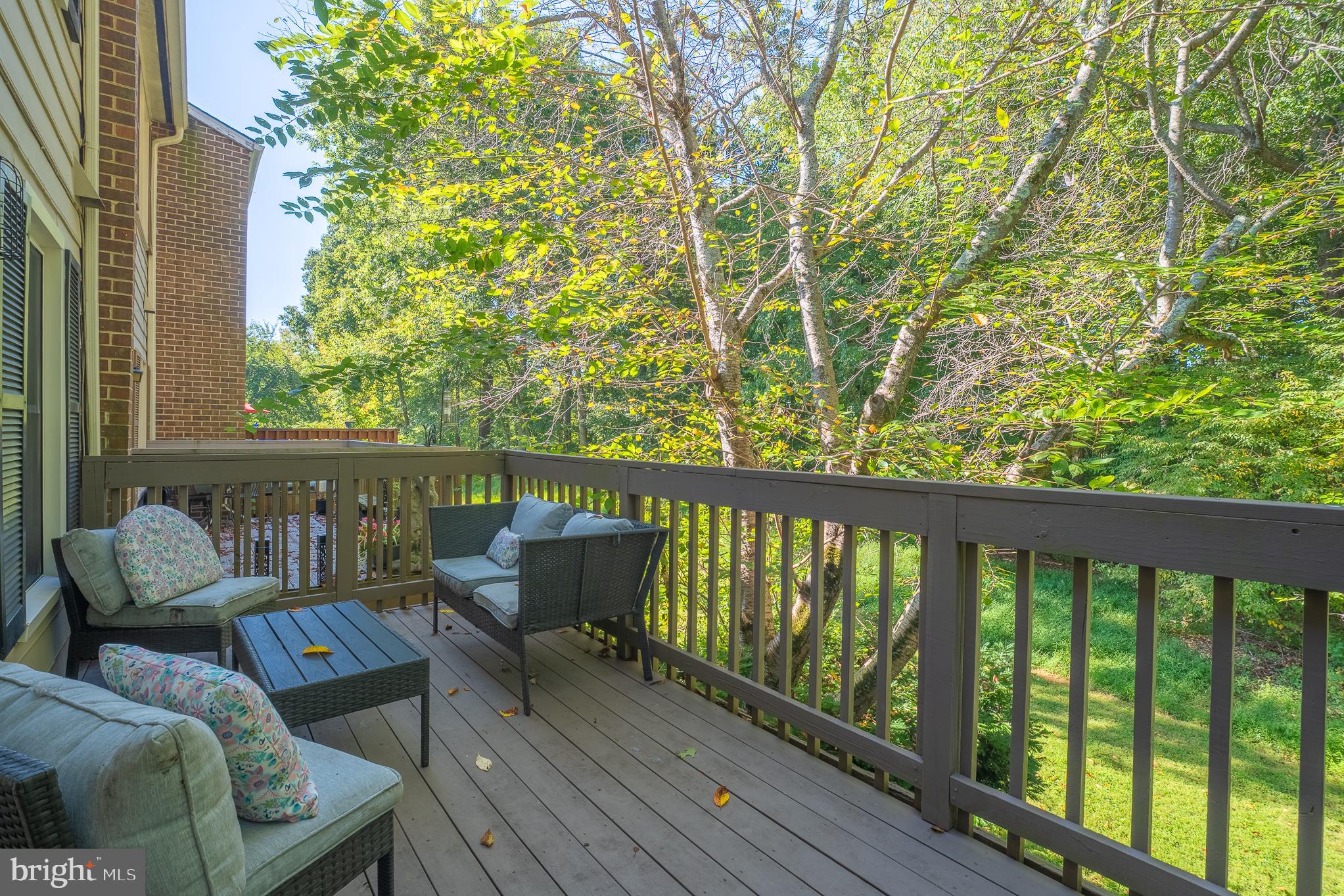 SHADOW OAK - Residential