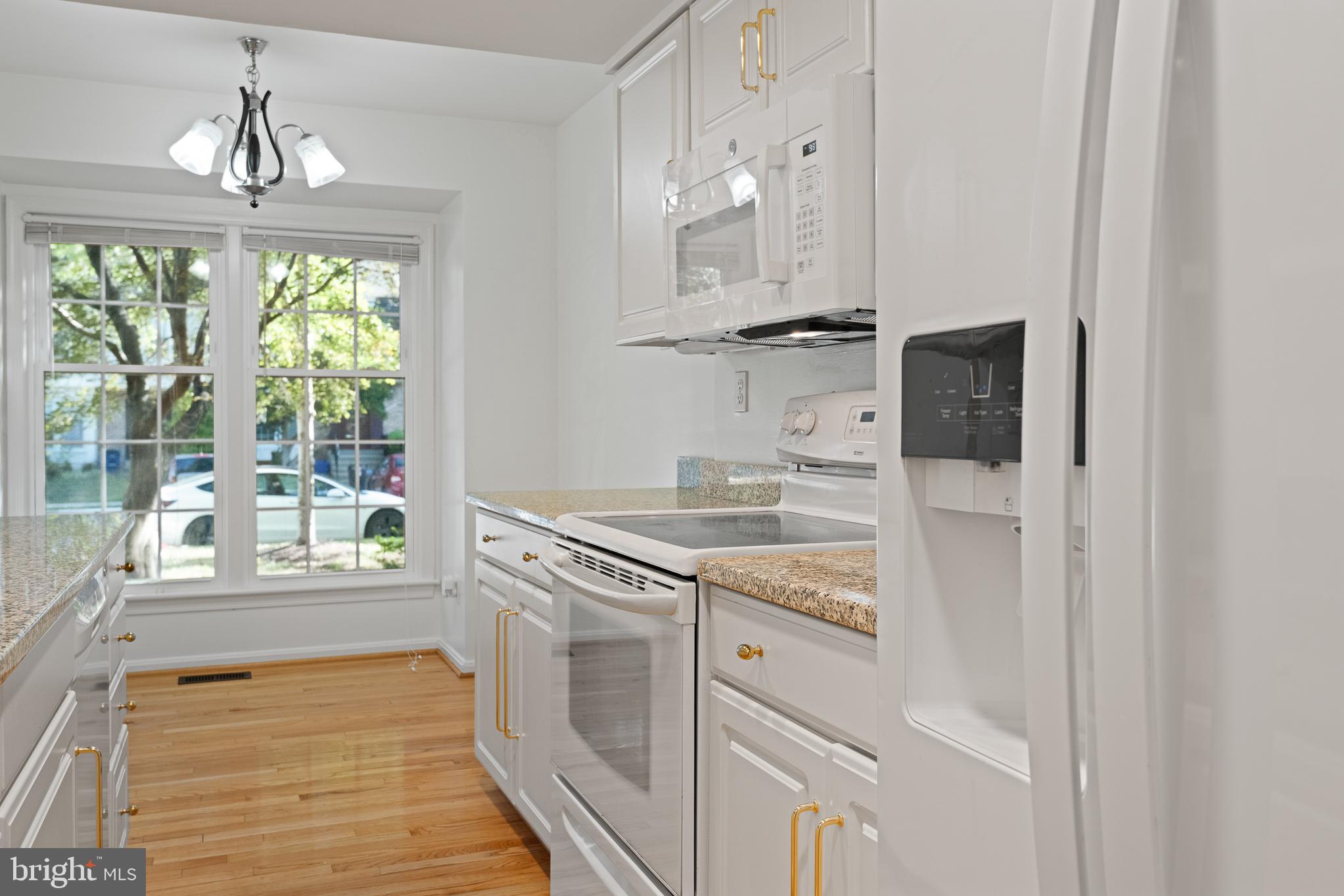 SHADOW OAK - Residential