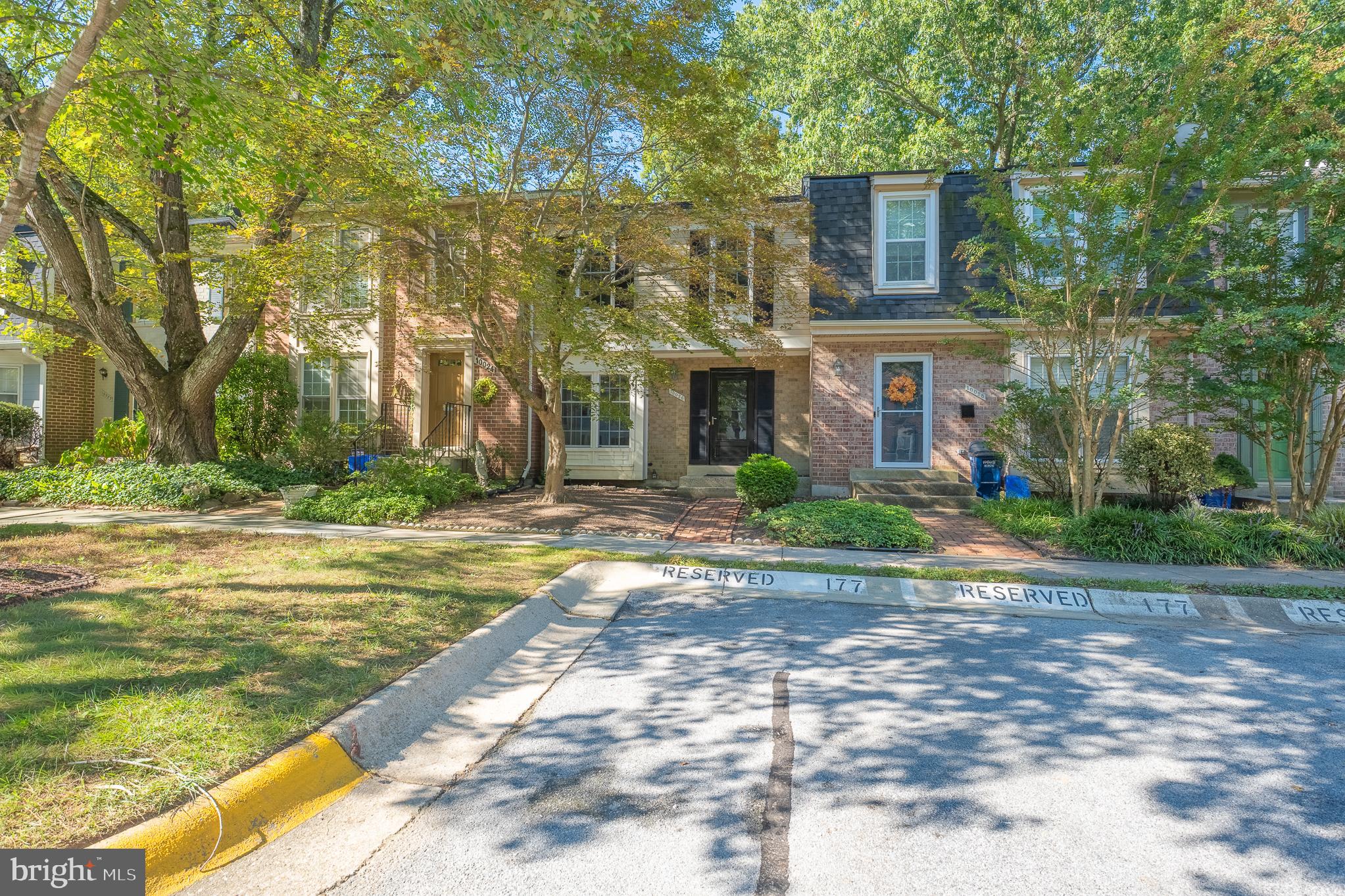 SHADOW OAK - Residential