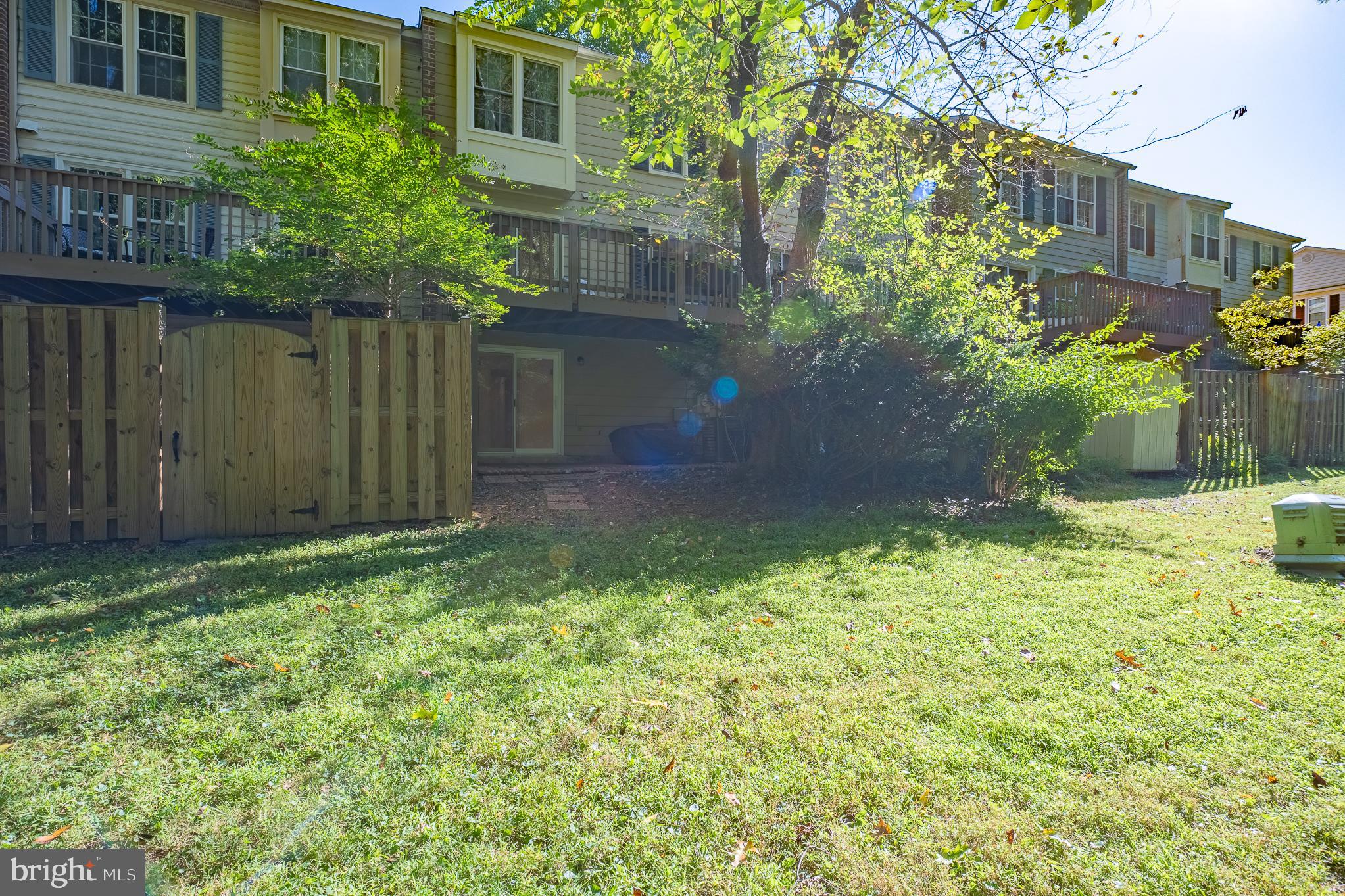 SHADOW OAK - Residential