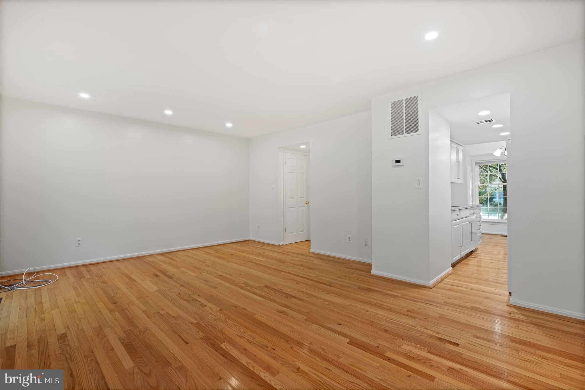 SHADOW OAK - Residential