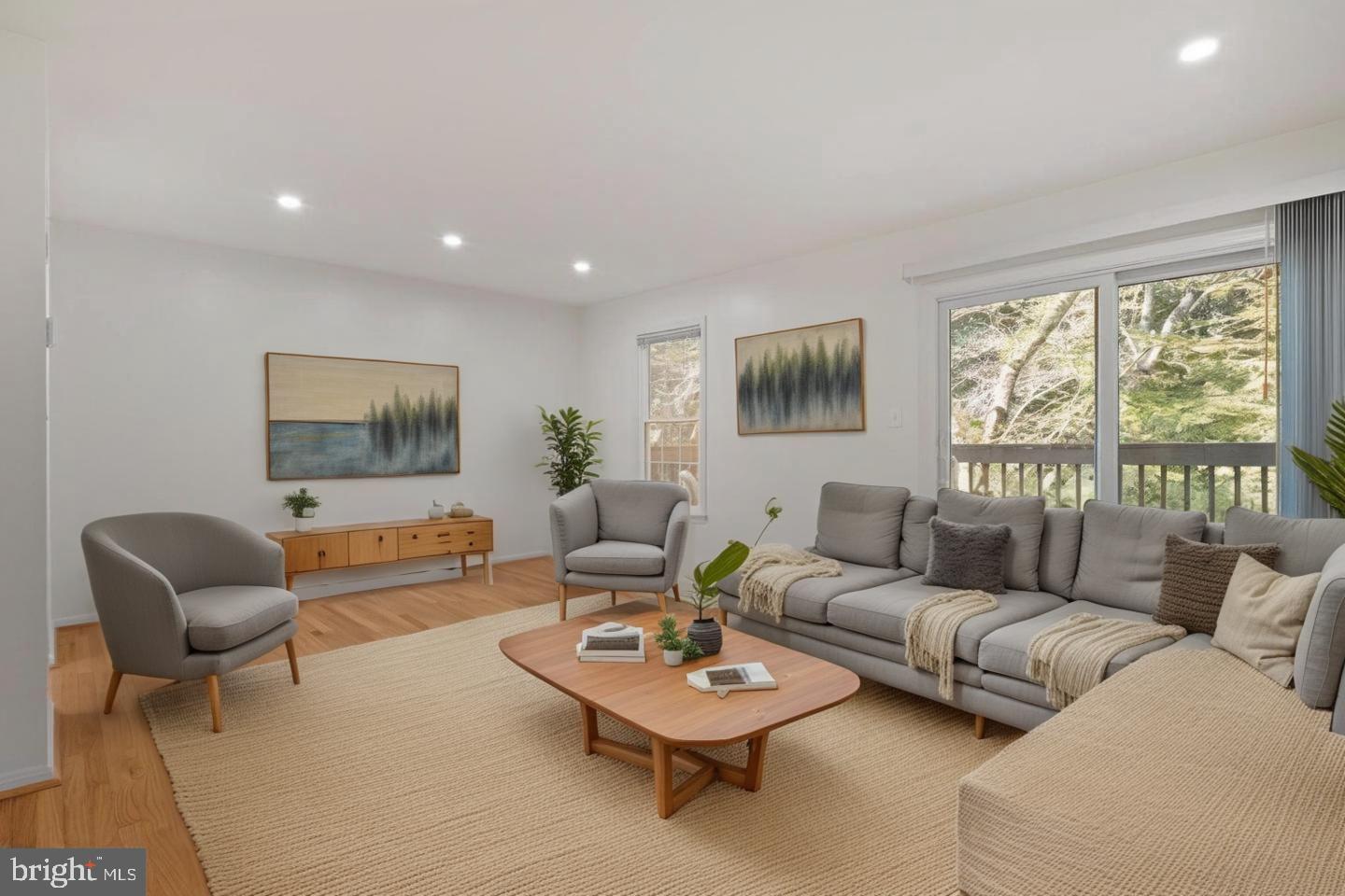 SHADOW OAK - Residential