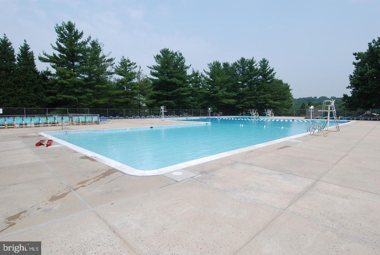 SHADOW OAK - Residential