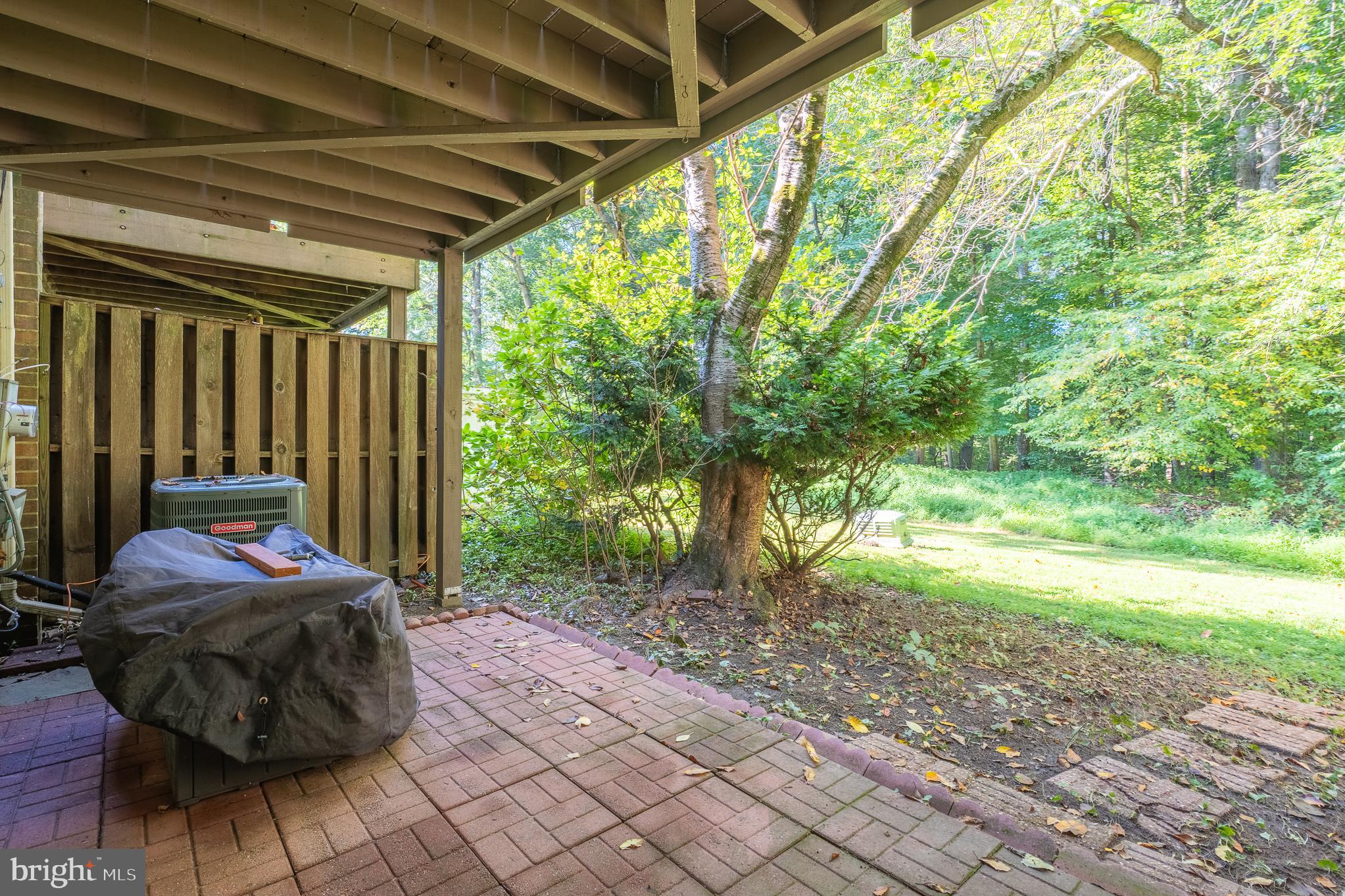 SHADOW OAK - Residential