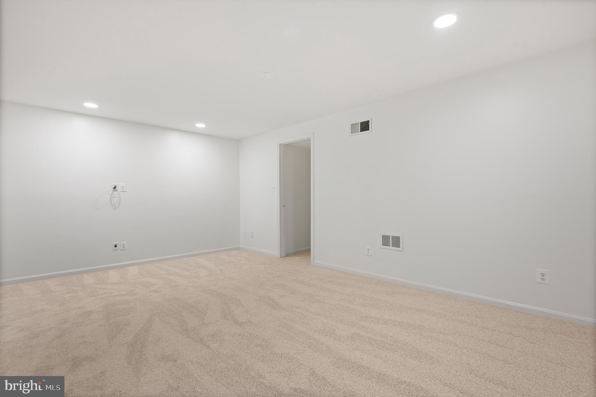 SHADOW OAK - Residential