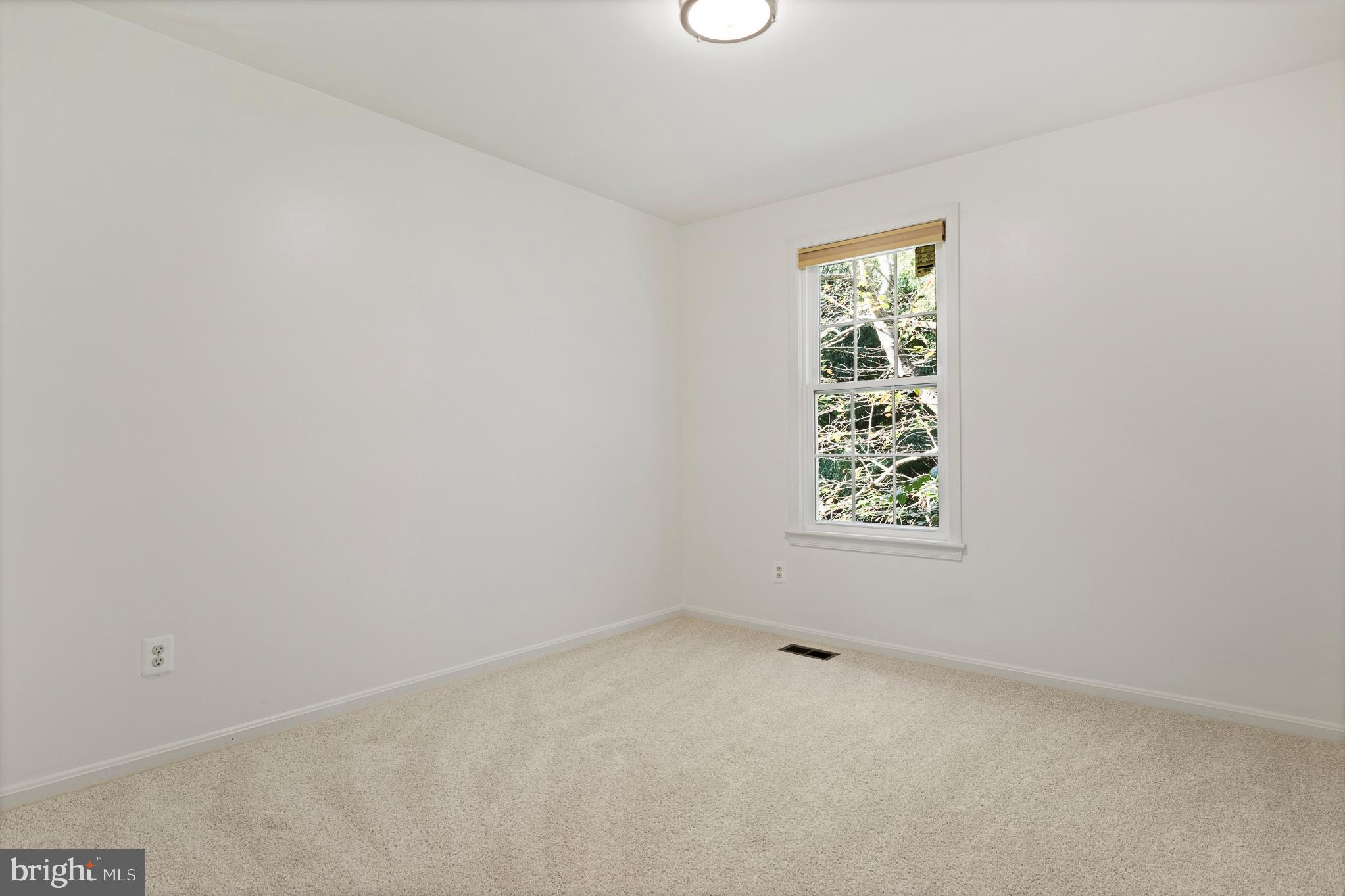 SHADOW OAK - Residential