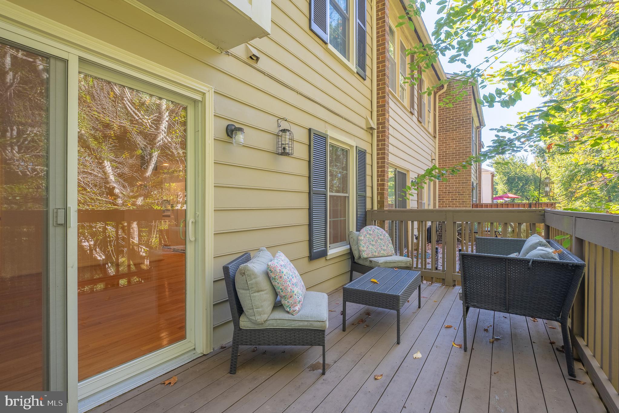 SHADOW OAK - Residential