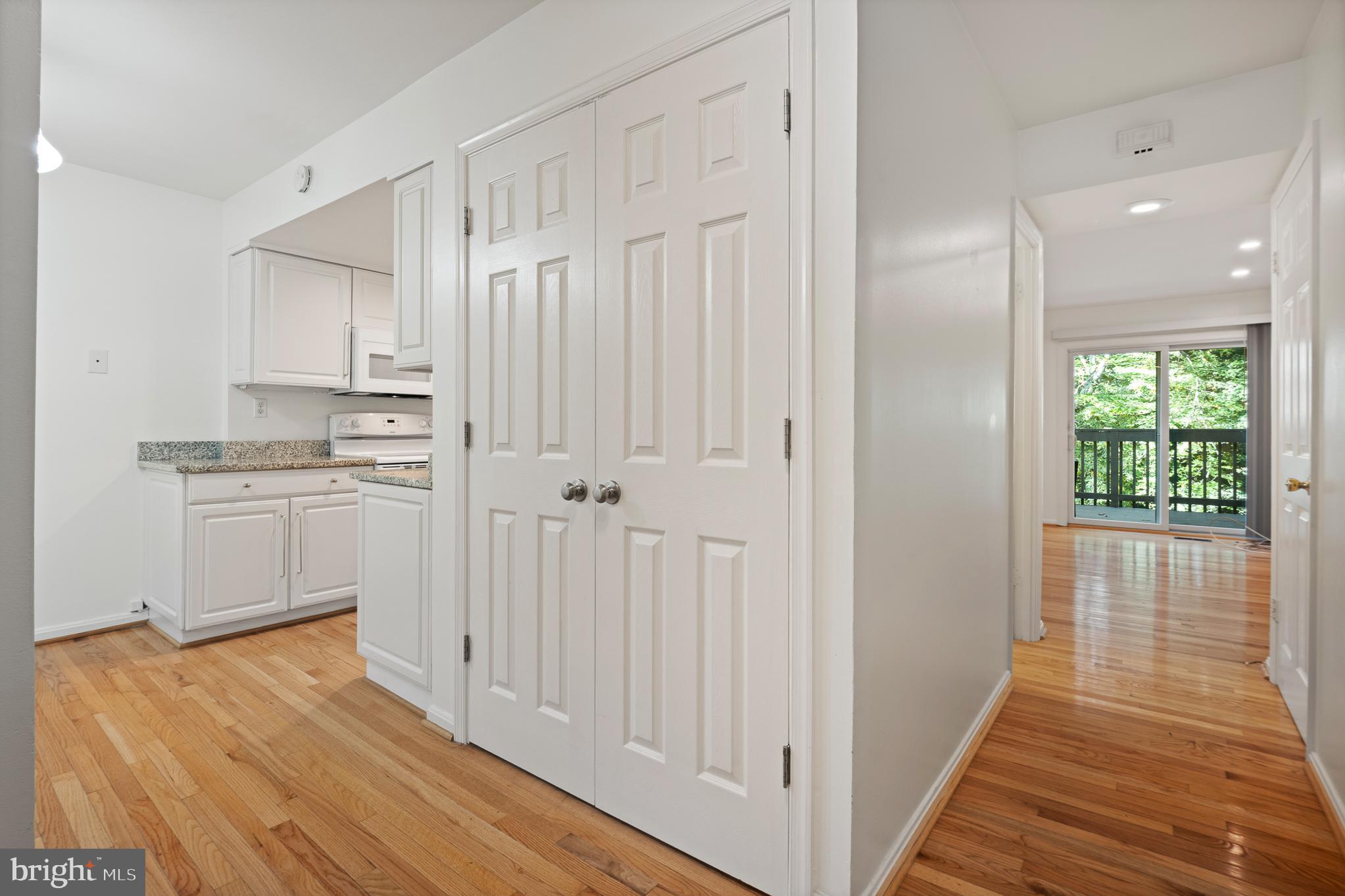 SHADOW OAK - Residential