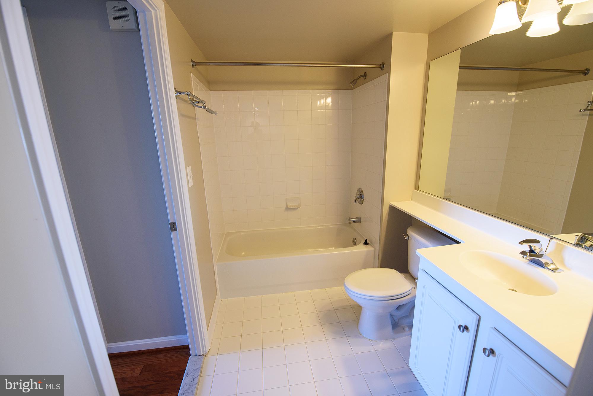 GALLERY AT WHITE FLINT - Residential Lease