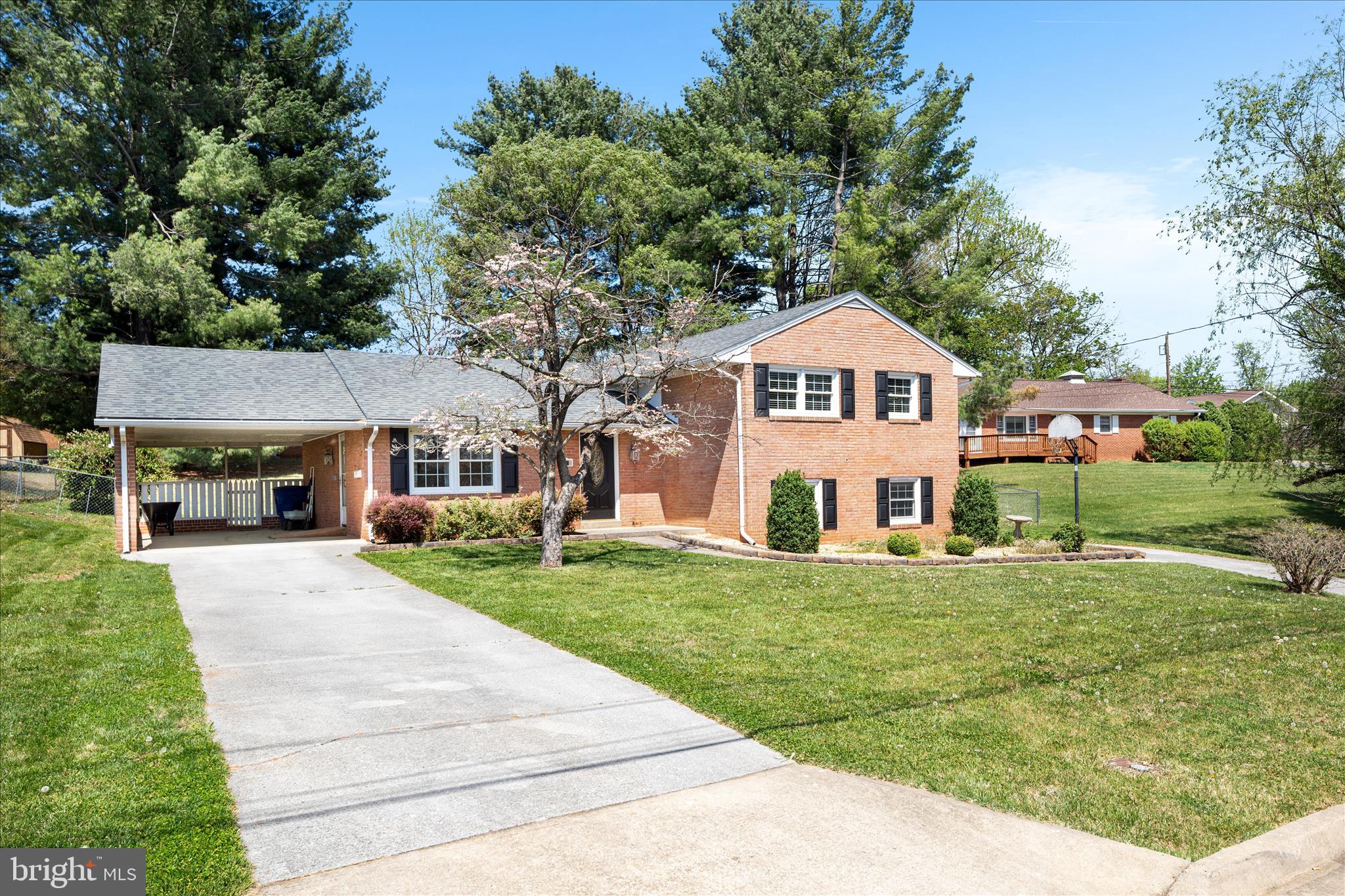 BRAXTON HEIGHTS - Residential