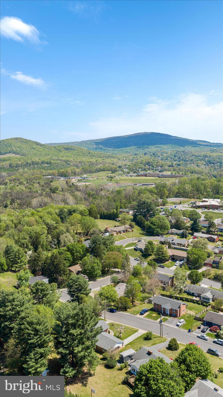 BRAXTON HEIGHTS - Residential