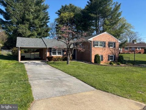 1048 WINE STREET FRONT ROYAL VA 22630