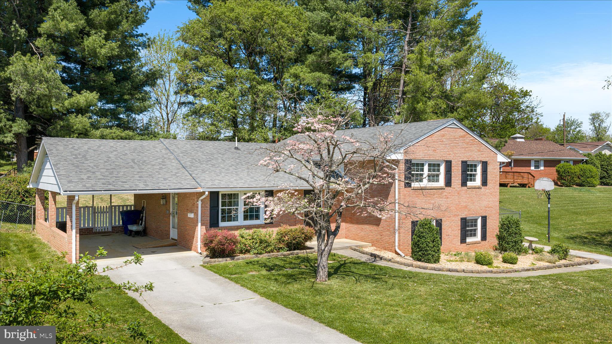 BRAXTON HEIGHTS - Residential