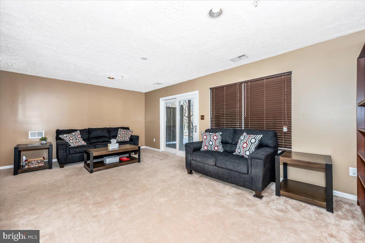 RUSSETT - Residential