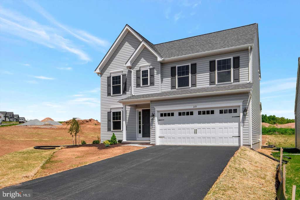 Photo of 620 S Smith Drive #(HEMLOCK), QUARRYVILLE, PA 17566 (MLS # PALA2094118)