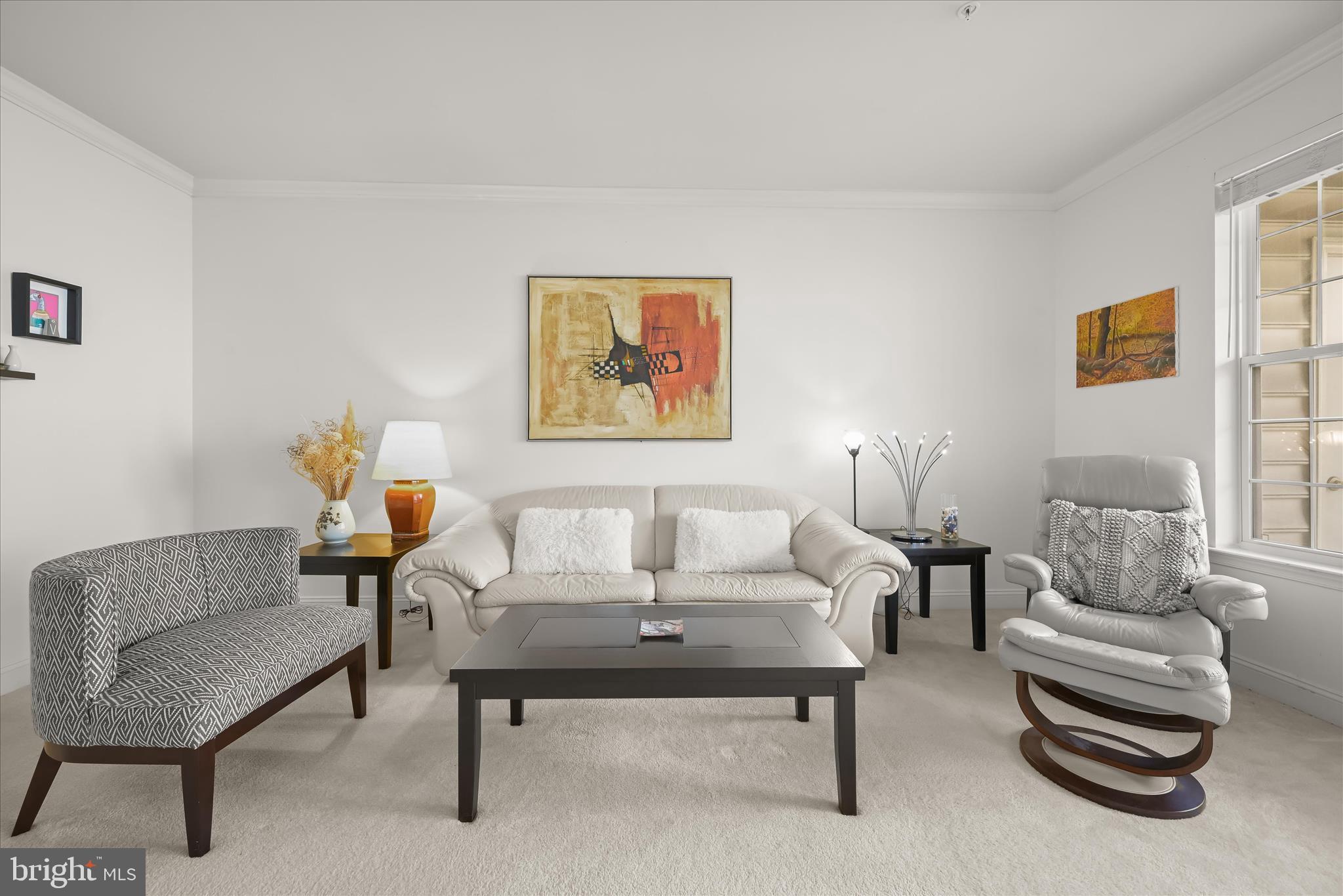 2510 KENSINGTON GARDEN 301