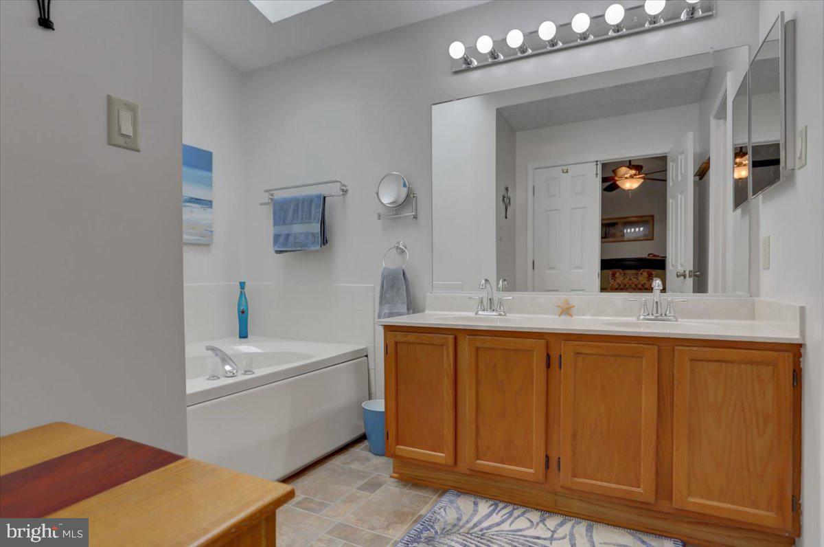 ROBIN MEADOWS - Residential