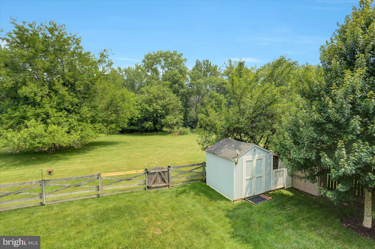 ROBIN MEADOWS - Residential