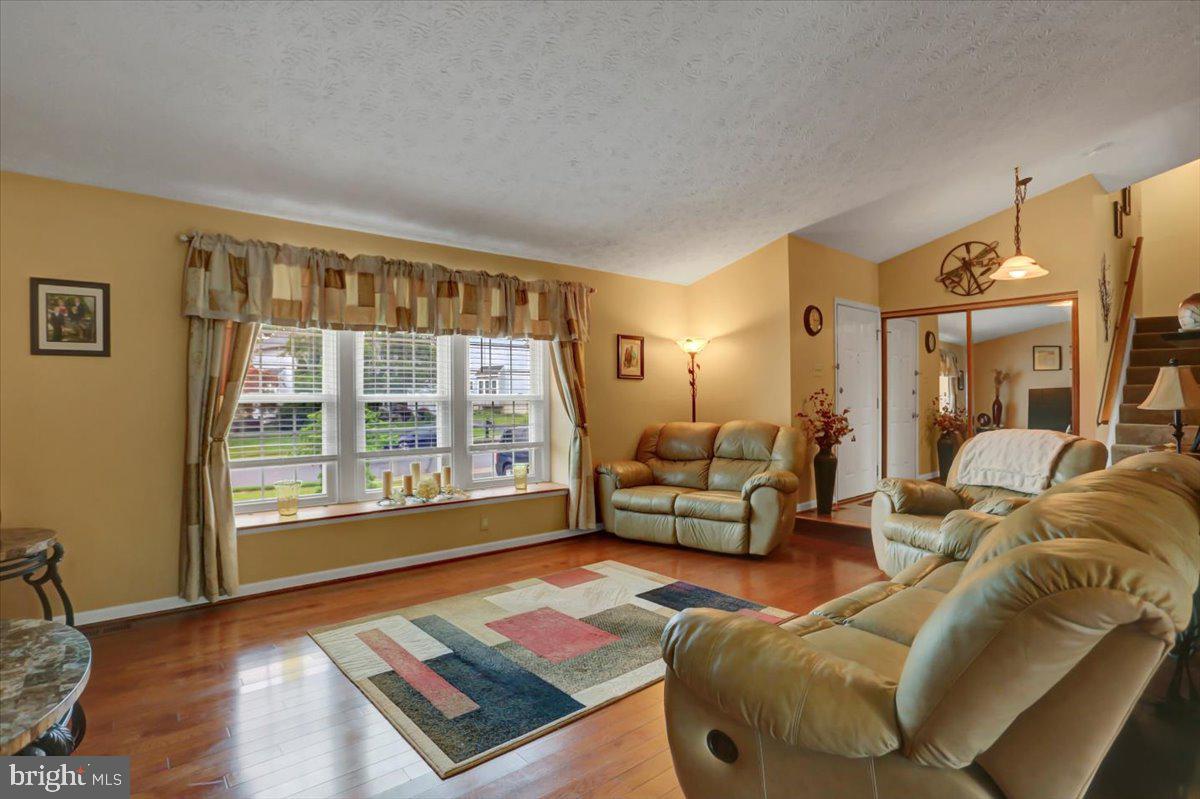 ROBIN MEADOWS - Residential