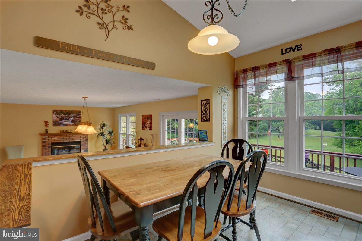 ROBIN MEADOWS - Residential