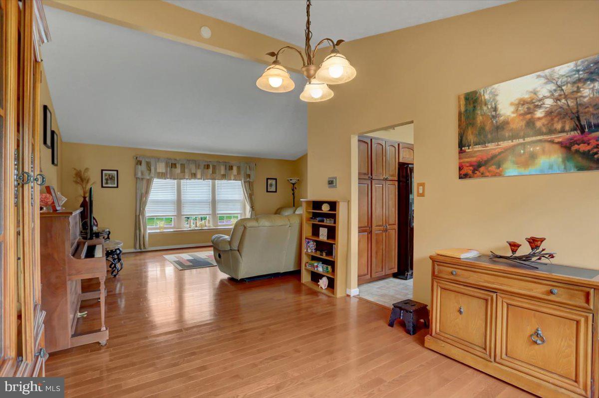 ROBIN MEADOWS - Residential