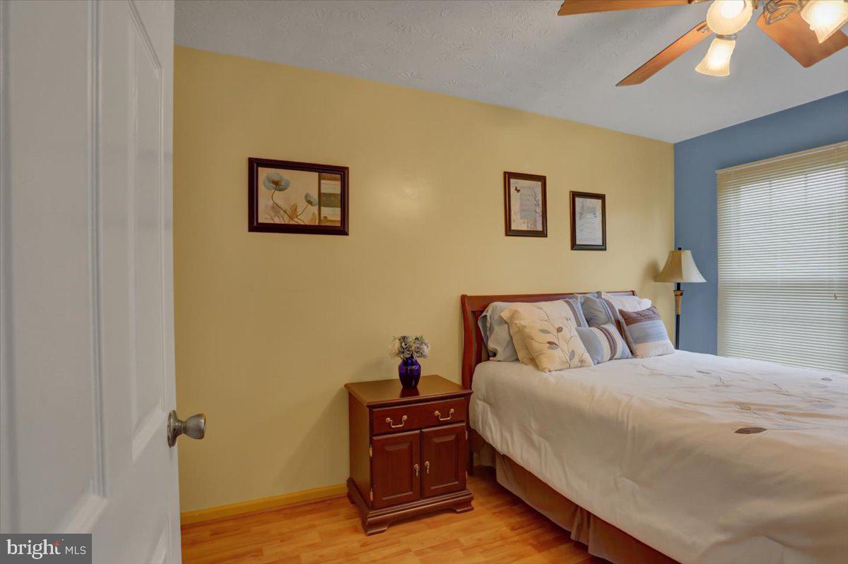 ROBIN MEADOWS - Residential