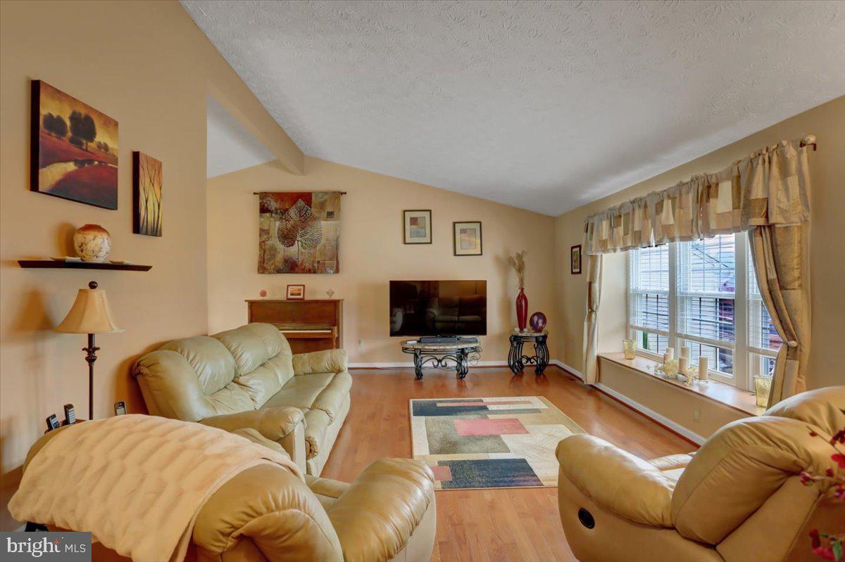 ROBIN MEADOWS - Residential