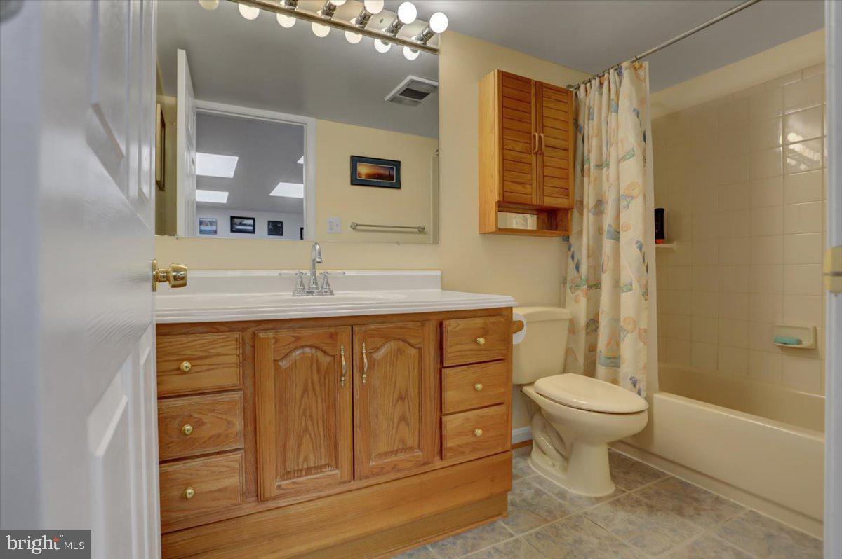 ROBIN MEADOWS - Residential