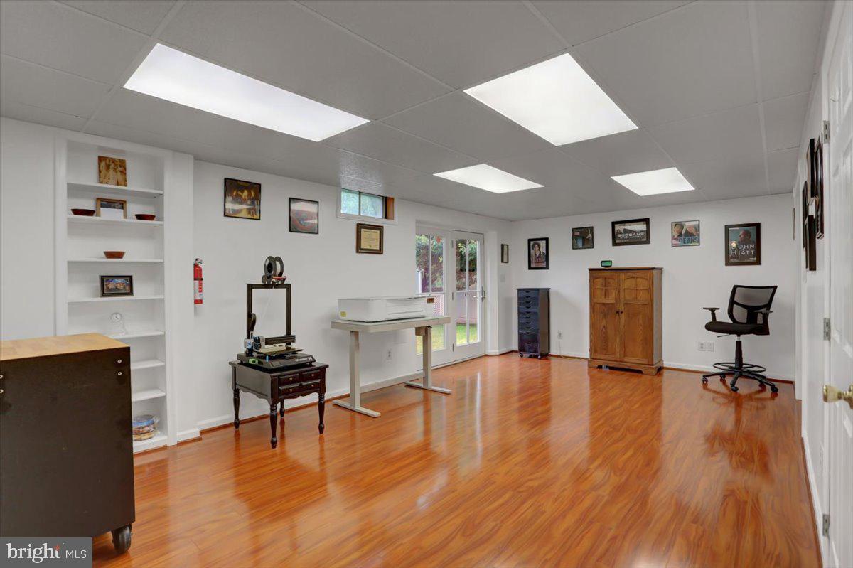 ROBIN MEADOWS - Residential