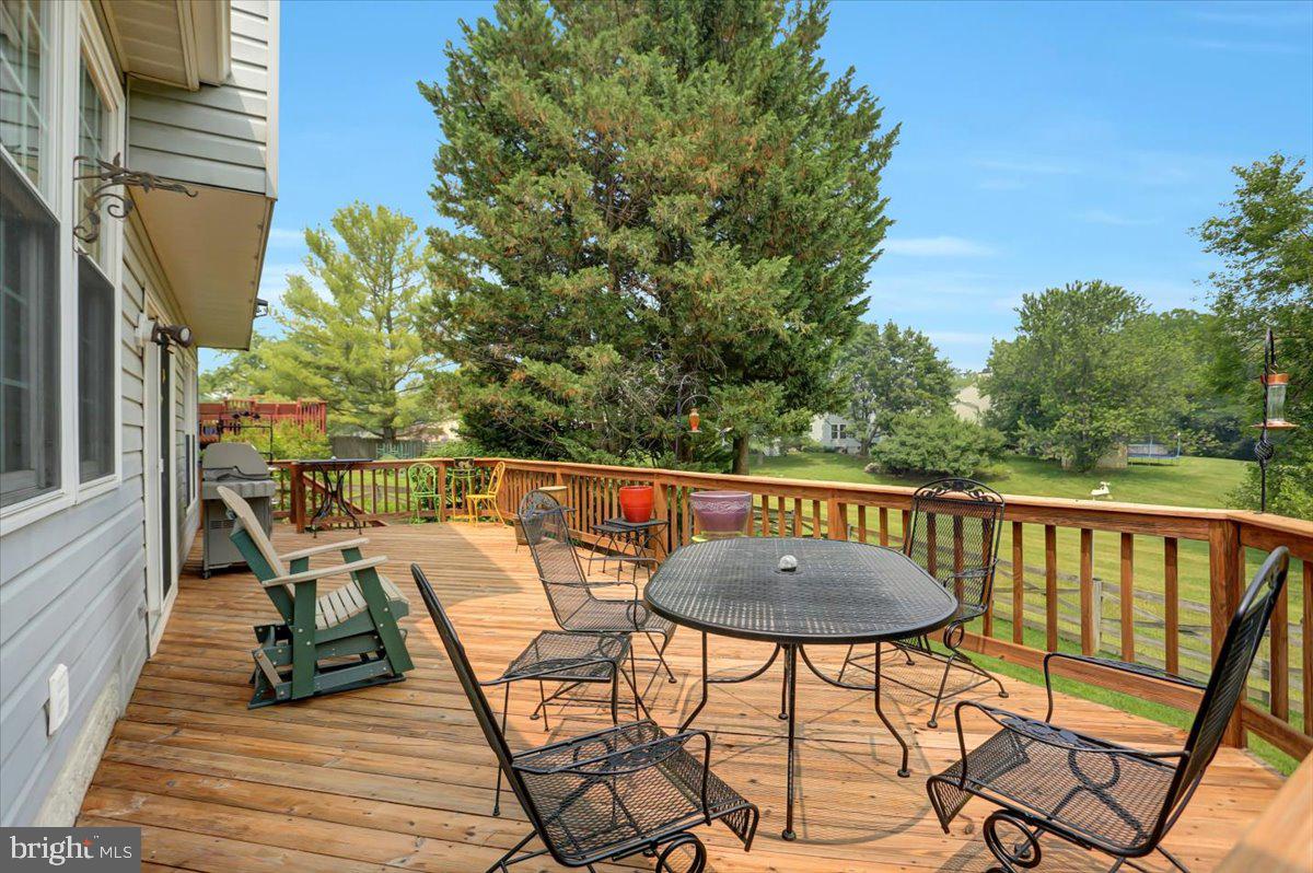 ROBIN MEADOWS - Residential