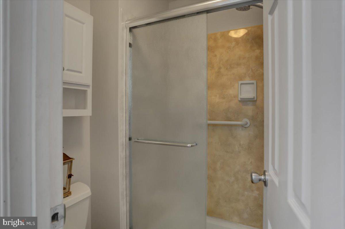 ROBIN MEADOWS - Residential