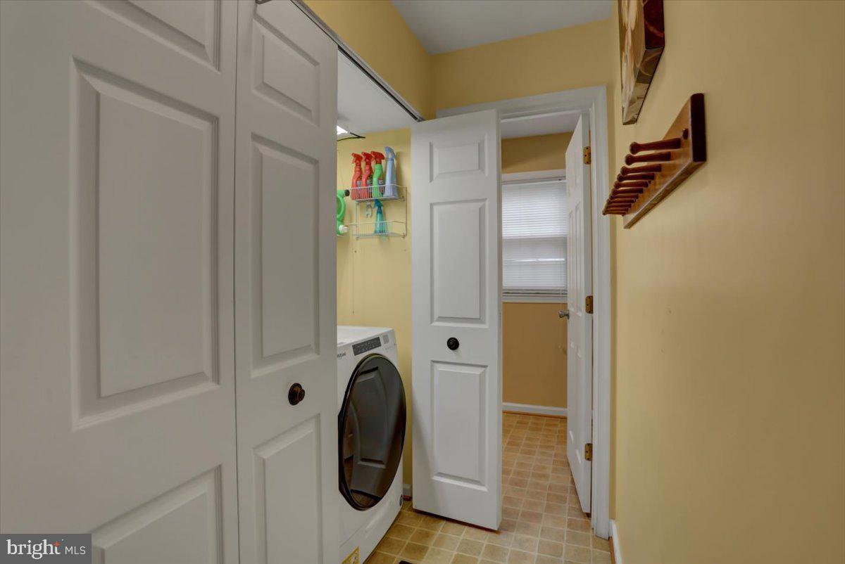 ROBIN MEADOWS - Residential