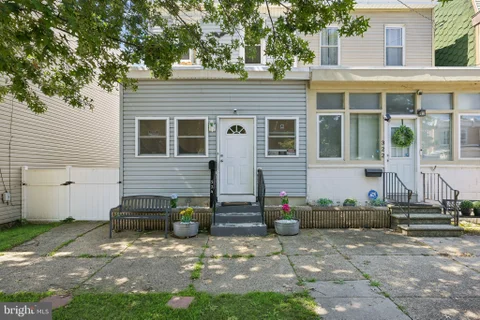MLS: NJCD2123934
