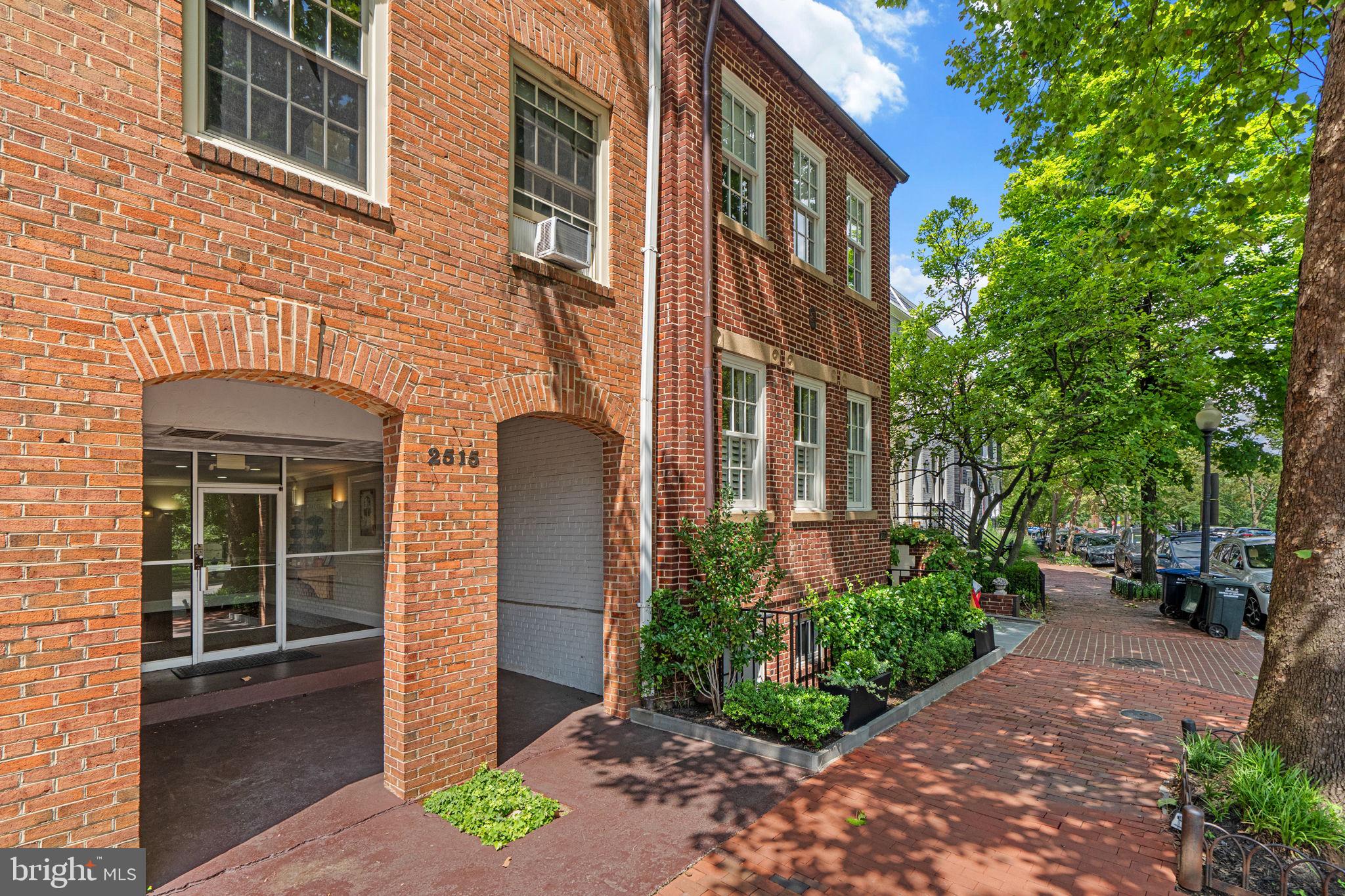 2515 P STREET NW 302